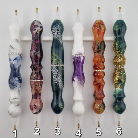 VIDEO SHOWS THEM ALL. WHITE, BLUE, SILVER, PURPLES, BLACK, GREEN, SILVER, ORANGE, DARK GREEN, GOLD Medium Diamond Painting Pen